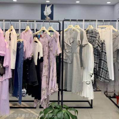 菏澤市定陶區(qū)陳集鎮(zhèn)萬嘉服裝城阿萊貝琳夏——女裝折扣新體驗(yàn)